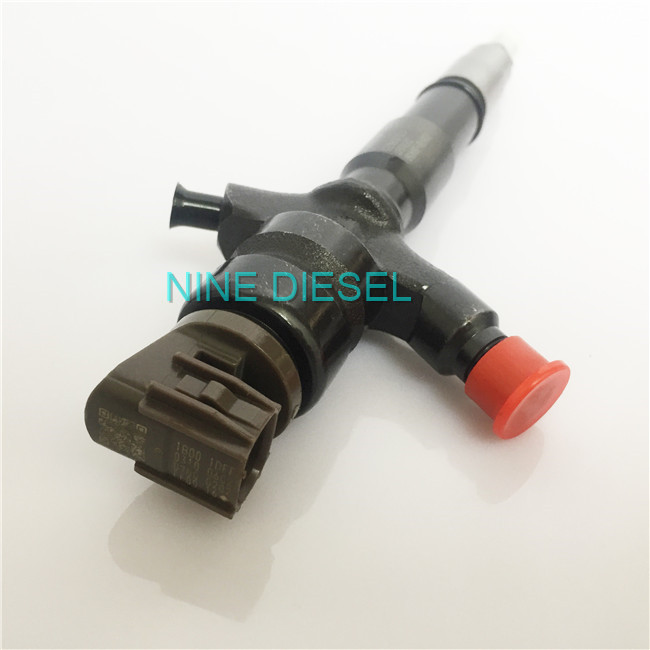 Toyota Hilux 2KD-FTV Diesel Fuel Injectors For Common Rail Engine 1